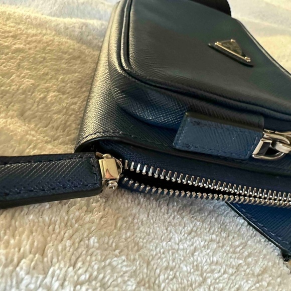 Authentic PRADA Blue Saffiano Leather Crossbody bag - Picture 2 of 16